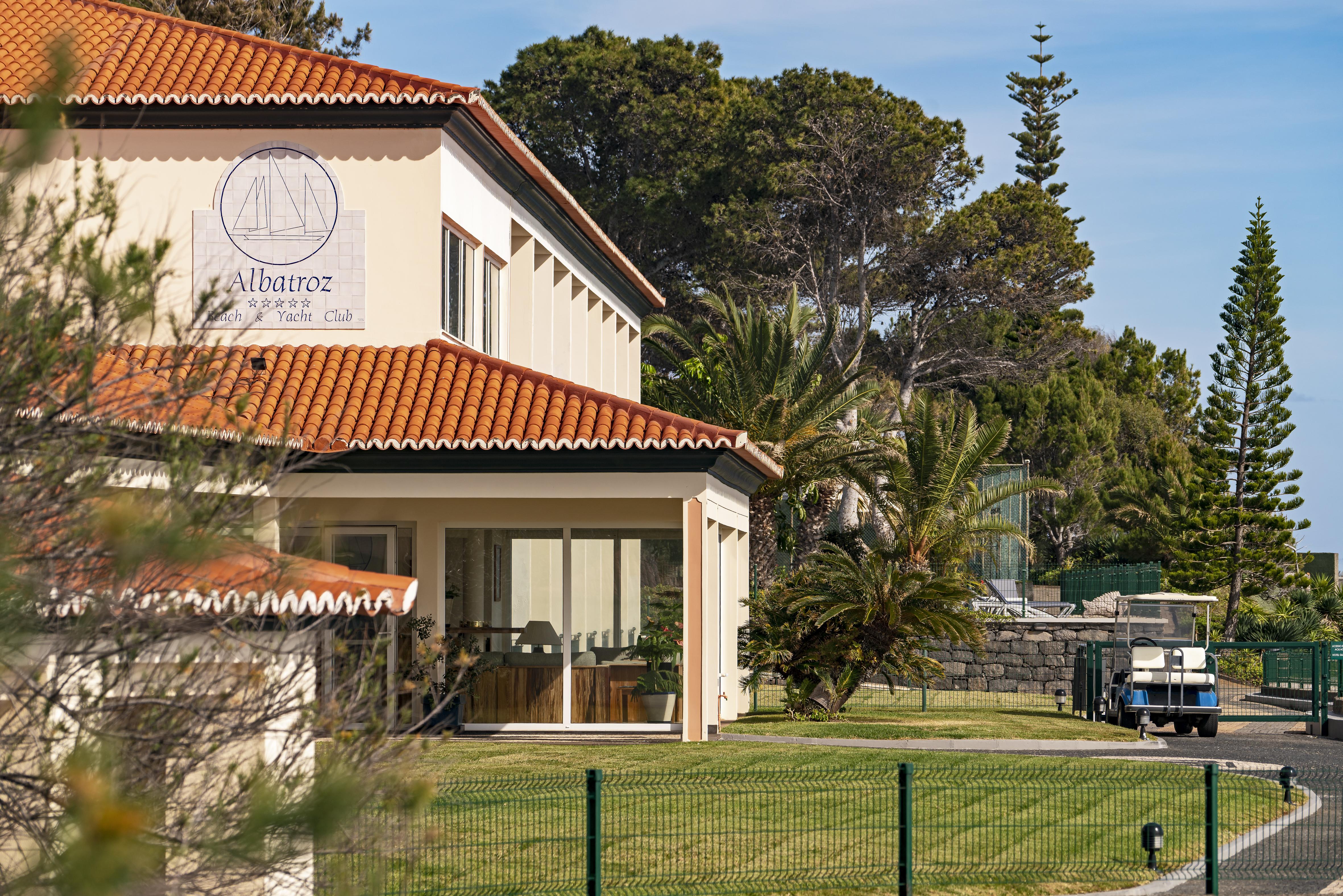 Albatroz Beach & Yacht Club Hotel Santa Cruz  Exterior photo